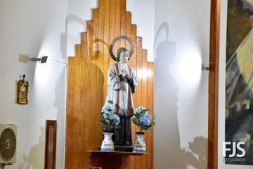  Decenas de fieles rinden pleitesía a San Antonio de Padua en Clavellinas/Francisco Javier Santana.